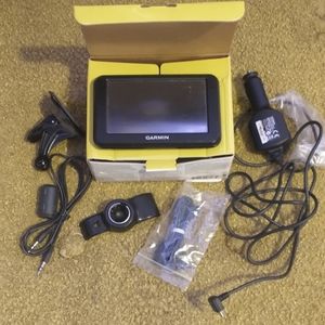 Still in box works perfect Garmin
